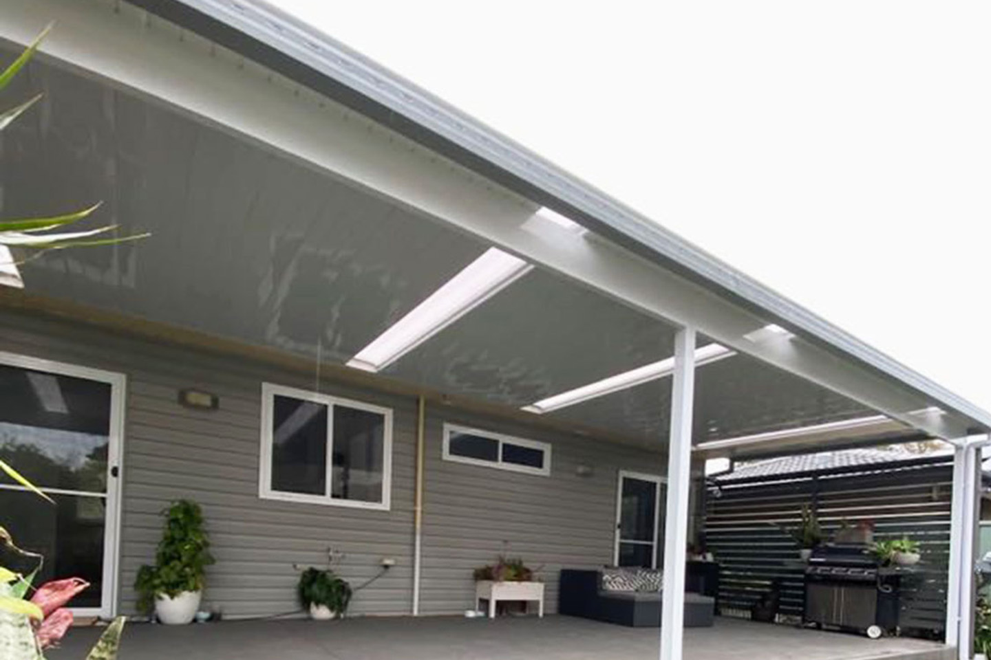 compact retractable roof systems